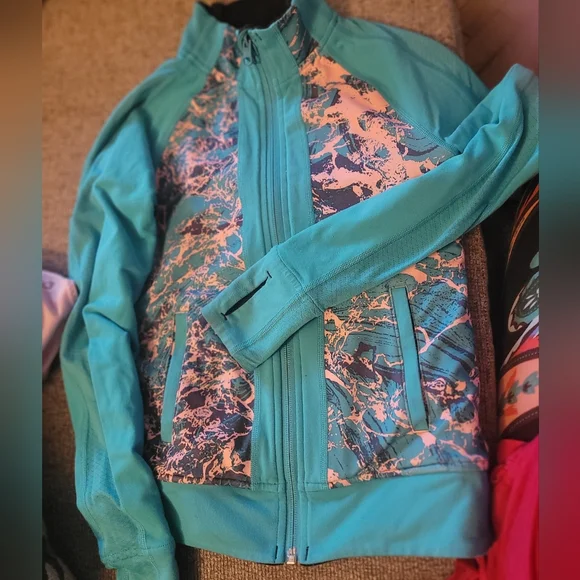 Ivivva reversible coat - Picture 2 of 5